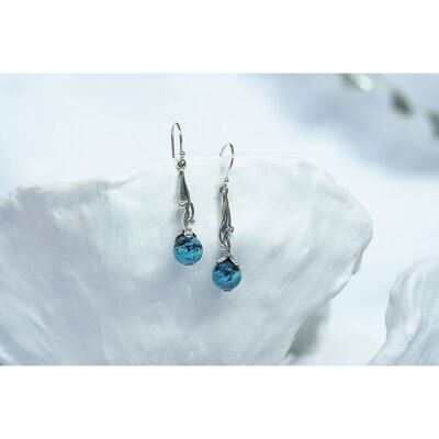 Aretes colgantes de plata con calcedonia azul