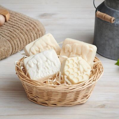 Cesto regalo di sapone al latte di capra