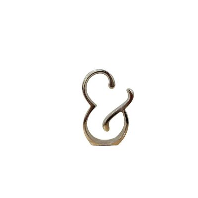 Adorno de aluminio plateado Ampersand o And Sign