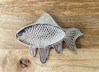 Plateau en forme de poisson en métal argenté 19 cm 2