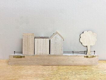 Maison en bois avec quatre crochets 4