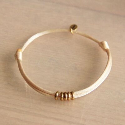 Satinarmband mit Ringen – sandfarben / gold