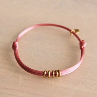 Pulsera de raso con anillos – magenta/oro