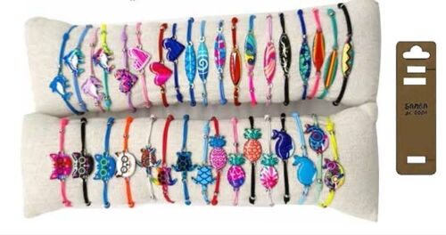 Lot de 35 Bracelets Fantaisie Motifs Résine