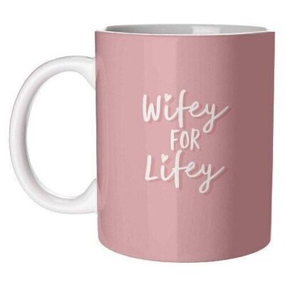 Becher „Wifey for Lifey“ von Giddy Kipper