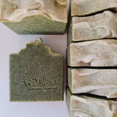 Eucalyptus and Poppyseed Exfoliating Fanfaron Soap - Spirulina