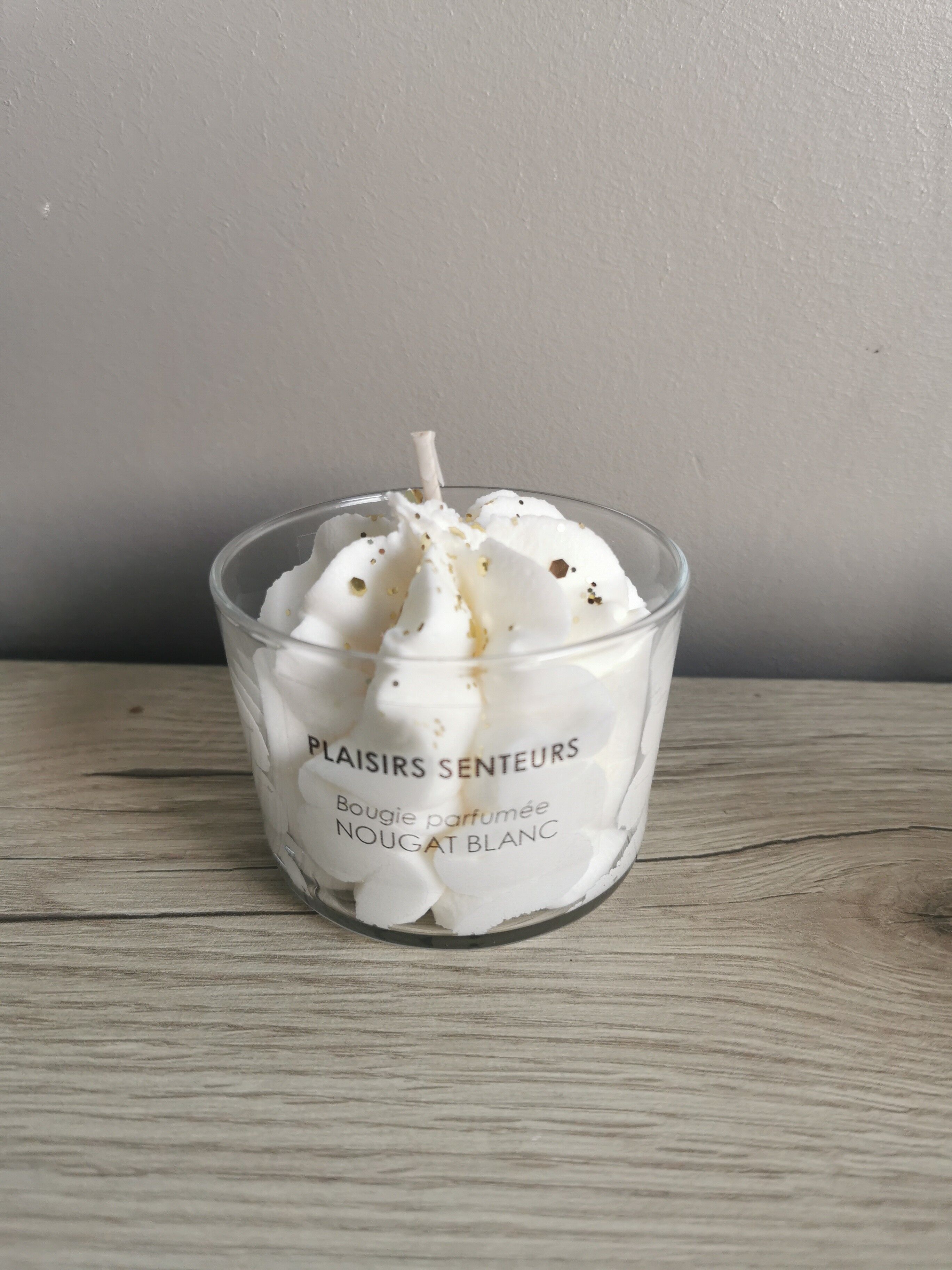 Chantilly weiße Nougatkerze 130g