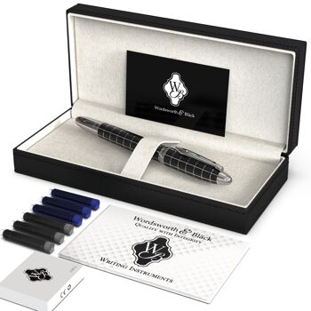 Wordsworth & Black Majesti Stylo plume, chrome à carreaux, étui de luxe, finition dorée, plume moyenne dorée 18 carats, cartouches d'encre, convertisseur d'encre rechargeable, stylo de calligraphie, meilleur coffret cadeau d'affaires pour homme et femme 2