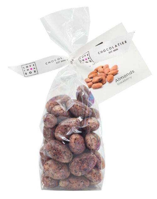 Chocolate Almonds Blackcurrant – roasted almonds covered with white chocolate and blackcurrant