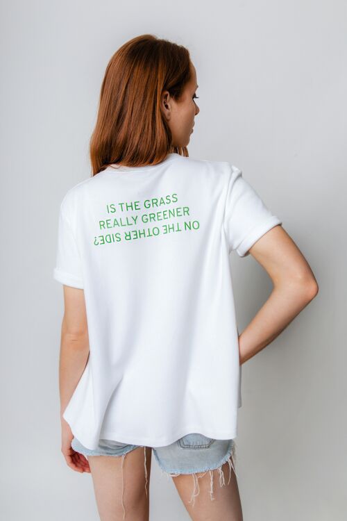 Fließendes T-Shirt 'Is the grass really greener on the other side?'