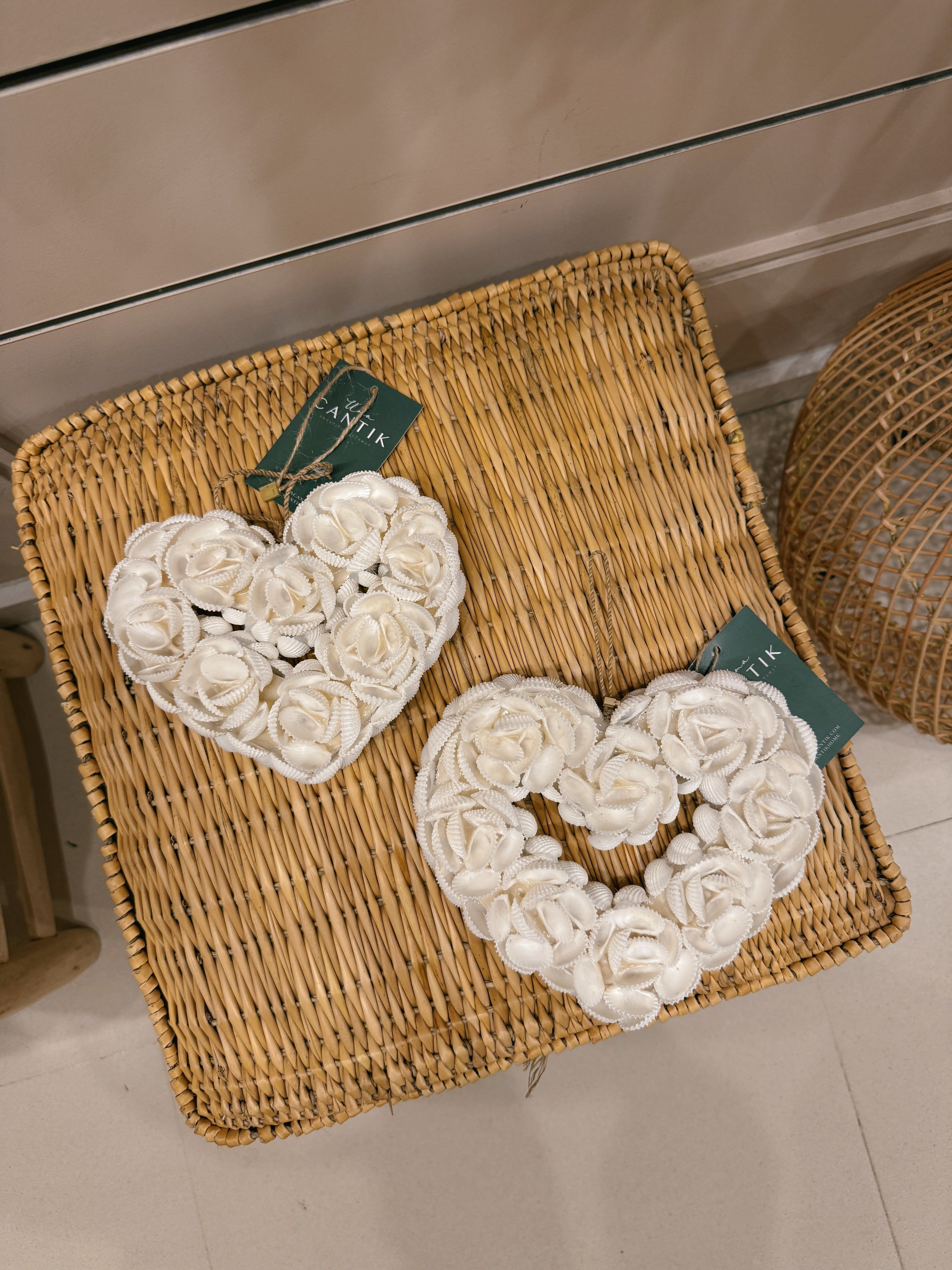 Coração Uma Cantik com conchas