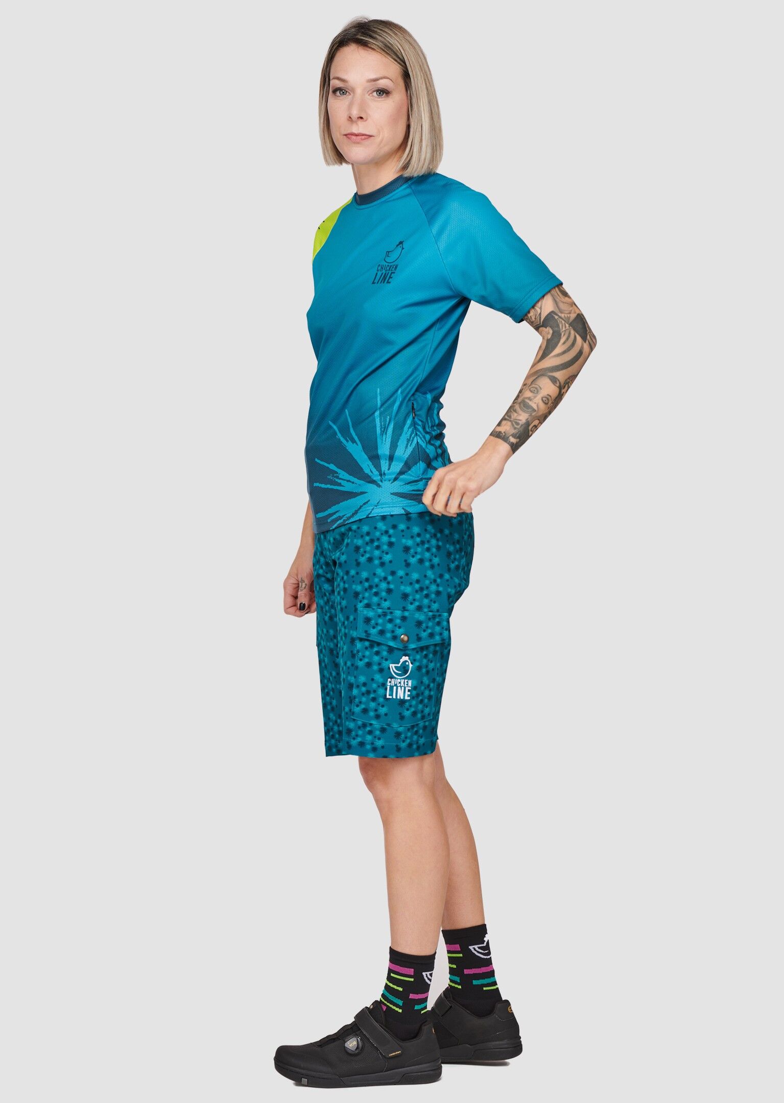 CARGO PLUS -Regular fit shorts col. PEACOCKS