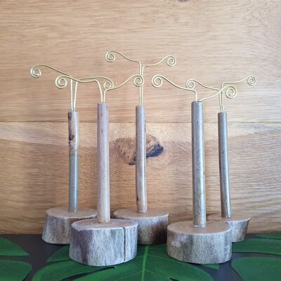 Ohrringständer aus Bambus und Draht für den Laden