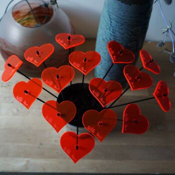 Glowing Graved 'With Love' Hearts x 15 piquets décoratifs pour la Saint-Valentin 25 cm / 10 pouces de haut présentoir de vente SunCatcher Peggy Pot inclus 5