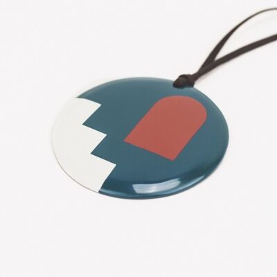 Forest pendant in horn and tricolor lacquer