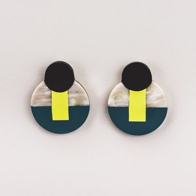 Detour clip-on earrings in blond horn and lacquer