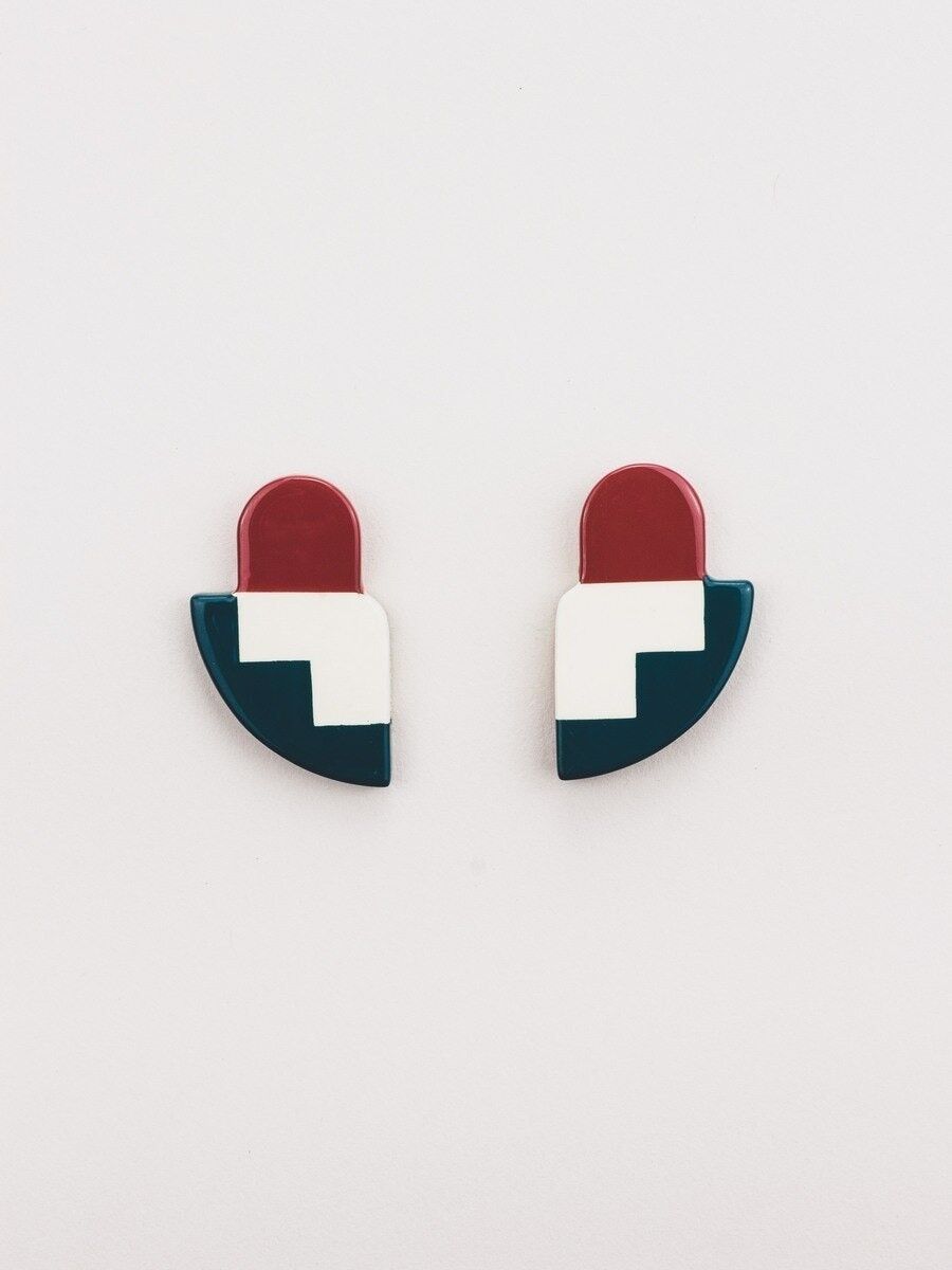 Orecchini minoici in corno e lacca tricolore