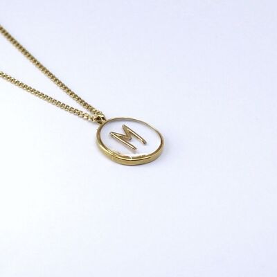Halskette aus Harz mit dem Anfangsbuchstaben M aus Stahl