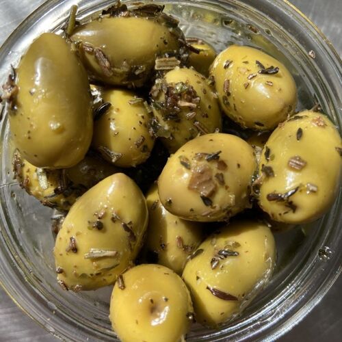 Olives vertes cassées aux herbes de Provence pot verre 90gr