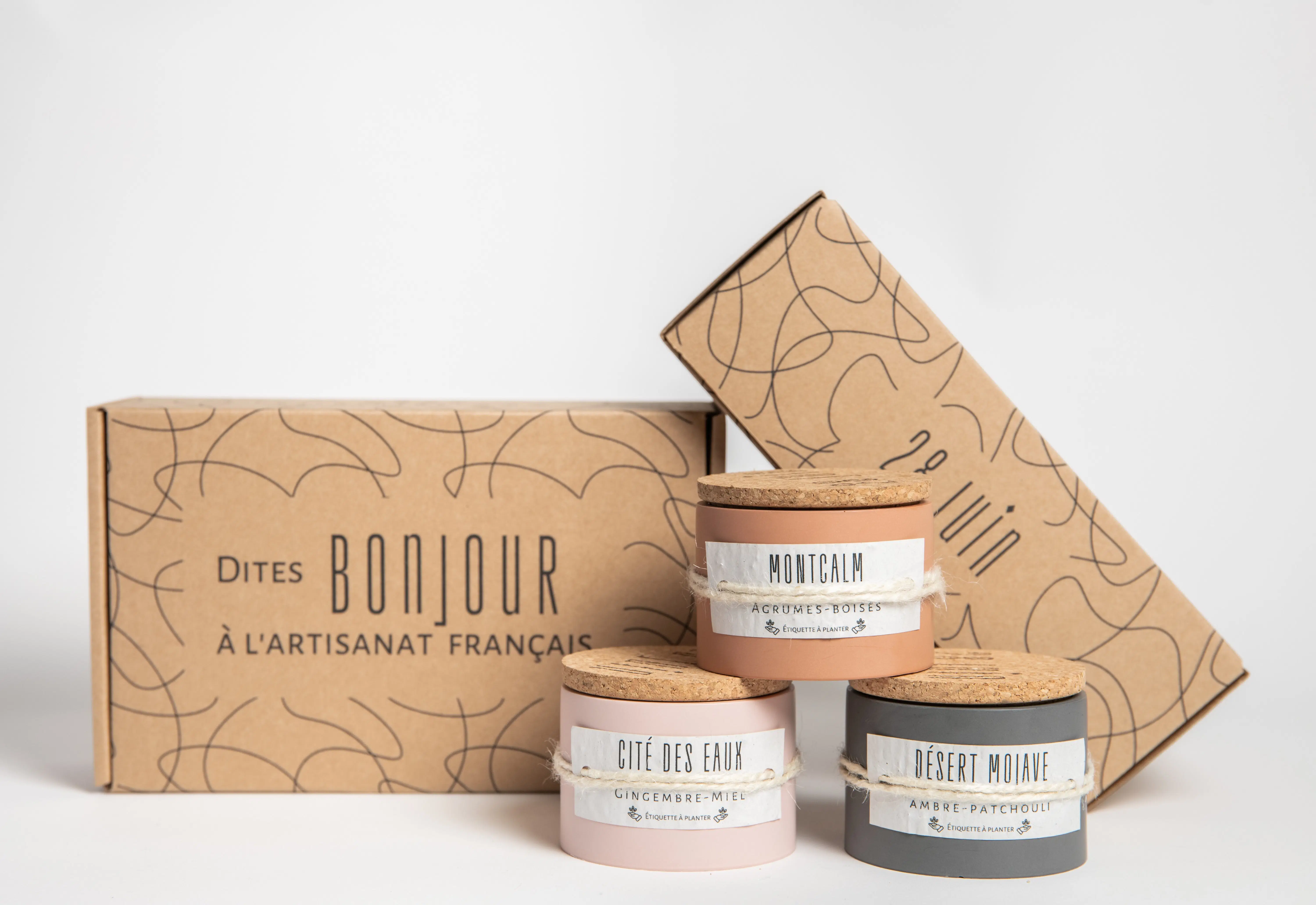 Coffret SFR - Briquets Et Stylo - Couleur Rose Et Or Vintage - Neuf (à Recharger/changer Cartouche)
