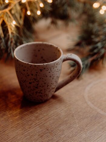 Carmen, la tasse crème en grès 2