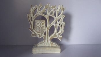 Arbre en bois avec hibou petit blanc