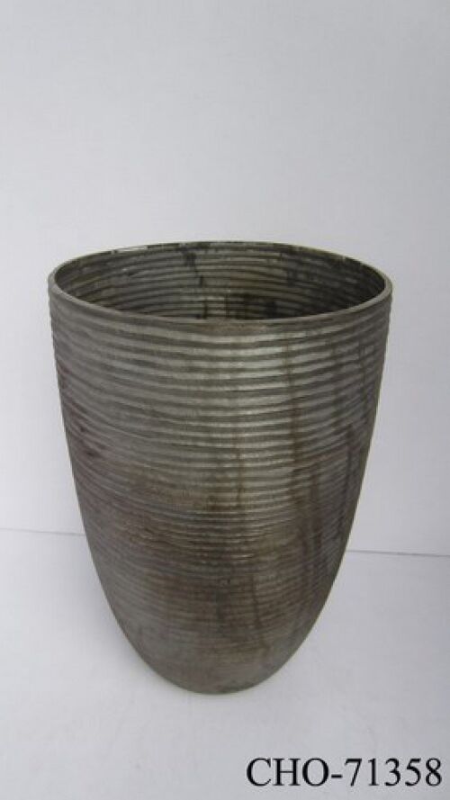 U-Vase aus Glas schneidet großes altes Silber