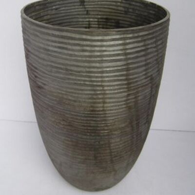 U-Vase aus Glas schneidet großes altes Silber