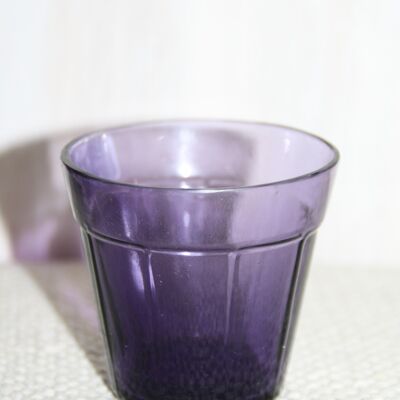 Glas dunkelviolett