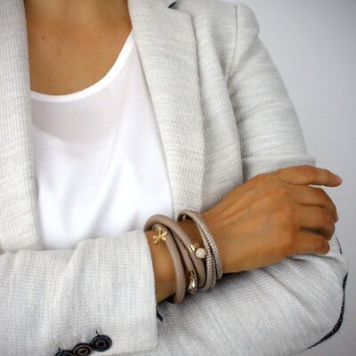 Beige triple wrap leather bracelet with crystals