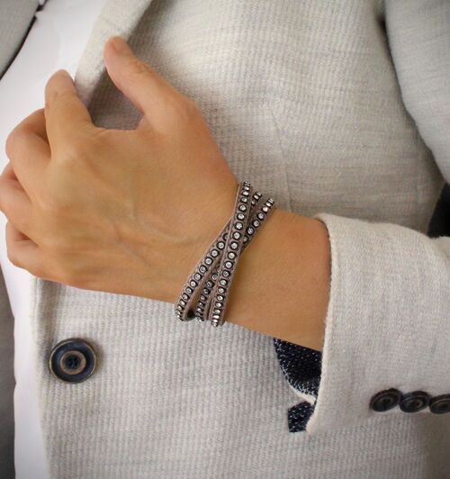 Beige crystal leather bracelet
