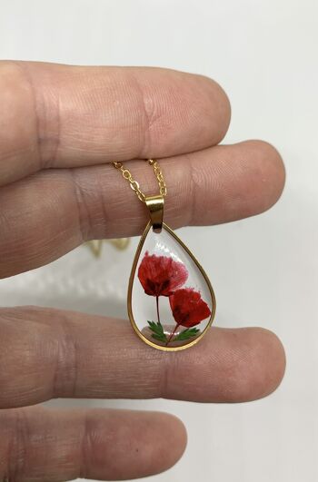 Collier fleur séchée Gypsophile rouge résine, pendentif goutte doré 5