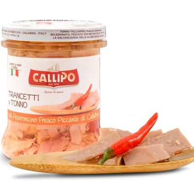 Slices of Callipo tuna g.170 in olive oil with fresh spicy chilli pepper from Calabria