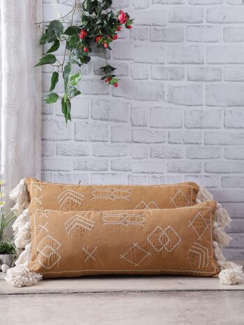 Housse de coussin en coton brodé Boho avec glands 1