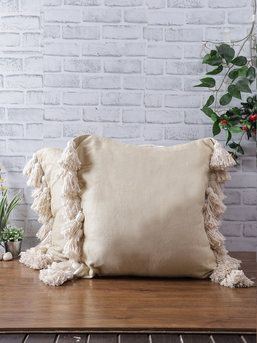 Fodera per cuscino in ciniglia beige con nappe