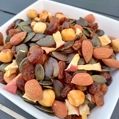 Organic seeds and dried fruits mix