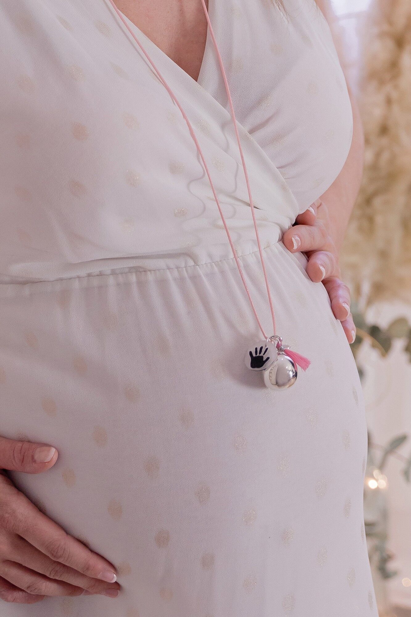 Pregnancy Bola Small Pink Hand