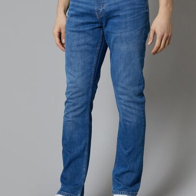 ALASKA Straight Fit Jeans In Mid Blue