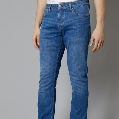 ALASKA Straight Fit Jeans in Mittelblau