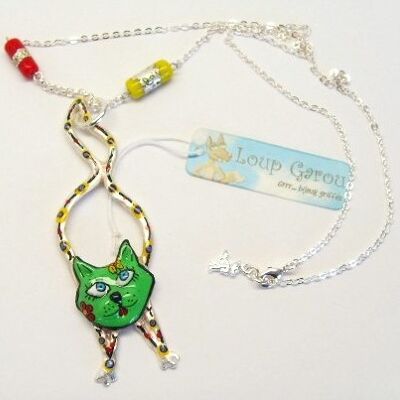 Green "cat thread" necklace