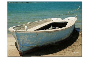 Papier peint : Bateau bleu sur la plage - Format paysage 4:3 - Nombreuses tailles et matériaux - Motif d'art photographique exclusif sous forme d'image sur toile ou d'image en verre acrylique pour la décoration murale 1