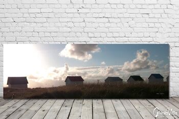 Papier peint : Cabane de plage en Normandie 5 - Paysage panoramique 3:1 - Nombreuses tailles et matériaux - Motif d'art photographique exclusif sous forme d'image sur toile ou d'image en verre acrylique pour la décoration murale 3