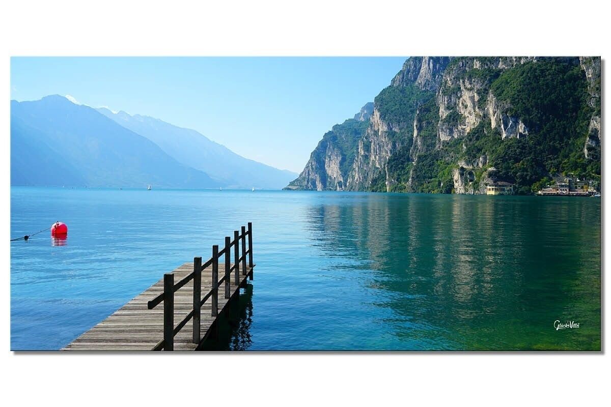 Mural: La quietud de la mañana del lago de Garda - formato apaisado 2:1 - muchos tamaños y materiales - motivo exclusivo de arte fotográfico como lienzo o imagen de vidrio acrílico para la decoración de paredes