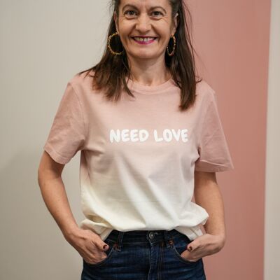 T-shirt "Need love" rose