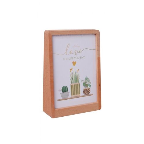 Wooden frame in natural color.  Dimension: 13x18cm