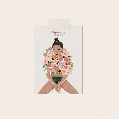 Illustrazione femminile e poetica, biglietto con messaggio - "Blooming like flowers"