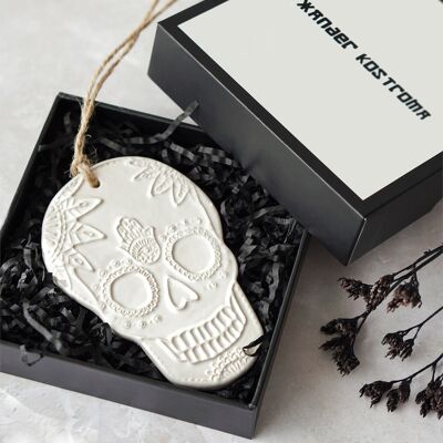 1pc Luxury Stoneware Cream Skull Tree Decoration in Gift Box