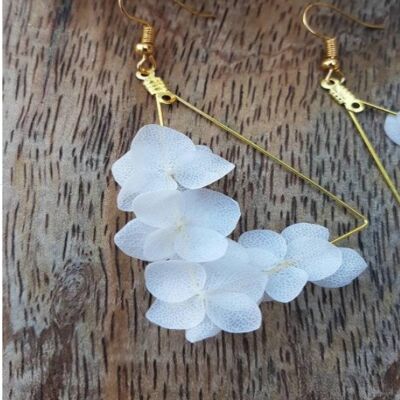 Triangle “Garance” beige dried flower earrings