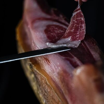 Acorn-fed 100% Iberian shoulder ham sliced