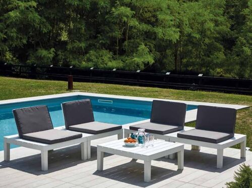 Dmora Set da giardino outdoor con cuscini, Salottino da esterno con 4 poltrone e 1 tavolino, 100% Made in Italy, cm 156x78h70Bianco